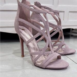 Elegant Women's Strappy Heels in Soft Purple